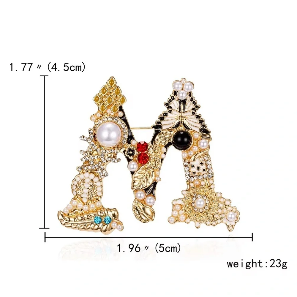 ⚜️ Trendy Gold and Pearl Brooch